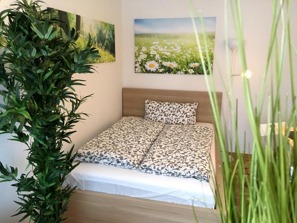 Apartment Flowerside Regensburg Exterior photo